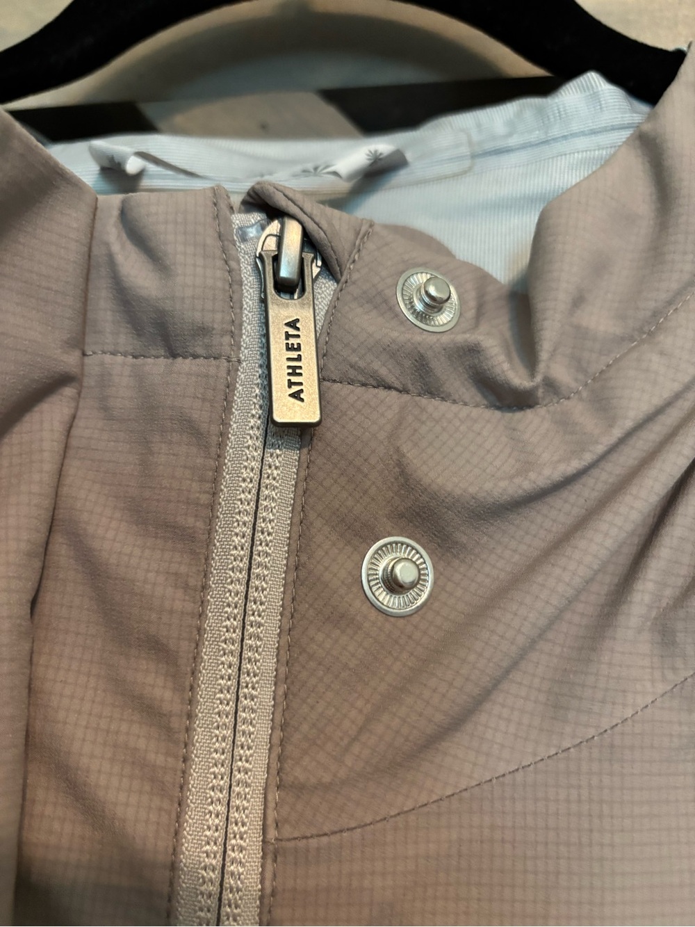 NWOT Athleta Raincoat - Picture 4 of 6